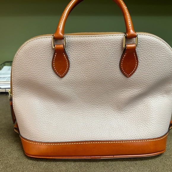 Dooney & Bourke - Purse - ONLY USED 1 TIME - Picture 7 of 7